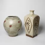 Shimaoka Tatsuzo 島岡達三, Jar with White Slip and Grass Carving 刷毛目唐草文壺