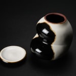 Yanagihara Mutsuo 柳原睦夫, Flower vase with cloud designs 雲ノ絵花瓶 , 1976