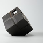Kiyomizu Rokubei VIII 八代 清水六兵衛, Cube shaped incense burner with black glaze 黒釉刻線器