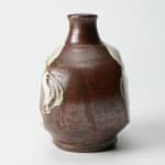Matsuzaki Ken 松崎 健, Iron glazed sake bottle with white slip