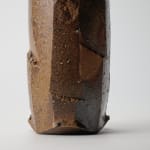 Kakurezaki Ryuichi 隠崎隆一, Bizen flower vessel