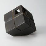 Kiyomizu Rokubei VIII 八代 清水六兵衛, Cube shaped incense burner with black glaze 黒釉刻線器