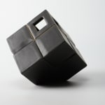 Kiyomizu Rokubei VIII 八代 清水六兵衛, Cube shaped incense burner with black glaze 黒釉刻線器