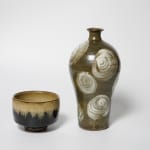 Matsuzaki Ken 松崎 健, Jar with White Clay Slip on Iron Body 鐡地刷毛目文壺