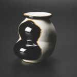 Yanagihara Mutsuo 柳原睦夫, Flower vase with cloud designs 雲ノ絵花瓶 , 1976