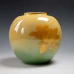 Yoshita Minori 吉田美統, Vessel with Yurikinasai Decoration (Gold Leaf) 釉裏金彩蔦文