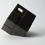 Kiyomizu Rokubei VIII 八代 清水六兵衛, Cube shaped incense burner with black glaze 黒釉刻線器