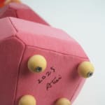 劉正堃 Abei LIU, 紫色呢喃石悄悄守護著 Whisperocks: Purple , 2025