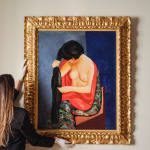 MOÏSE KISLING: Jeune Femme Assise Se Coiffant, 1918, huile sur toile