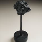 DIEGO GIACOMETTI: Tête Du Chien Willy Avec Poils, Circa 1980, Bronze à patine noire et verte, sur tige et socle circulaire