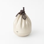 Hiraku Sudo, Silk Pouch-Shaped Incense Container 'White Sand Droplet' 仕覆形香合　白沙(雫), 2023