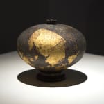 Yui Tsujimura, Natural Glaze Hanging Vase 自然釉提瓶, 2024