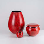 Maeda Masahiro, Vase with overglaze enamels with silver