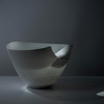 Niisato Akio, Porcelain Sphere, 2019