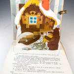 A Raposa, a Lebre e o Galo by Viktor Andriyevich. Pop up page with opening window.