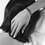 Fernando Jorge, Single chain large gold earring