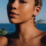 Fernando Jorge, Single chain large gold earring