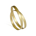 Sculptural bracelet – pure infinity - in 18 kt Fairtrade Gold – sculptural jewellery by artist Ute Decker