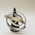 Sculptural ring – orbit #5 by contemporary jewellery artist Ute Decker