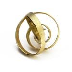 Sculptural ring – rose #1 large – in 18 kt Fairtrade Gold by contemporary jewellery artist Ute Decker