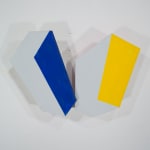 Tridimensional painting of two interconnected white rectangular prisms with colored sides (blue, yellow)