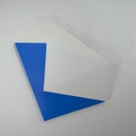 Tridimensional painting of a white & blue rhomboid prism with triangular sides, looking like a cut gem