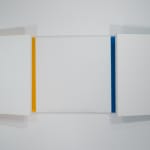 Tridimensional painting of 3 interconnected white flattened cubes. At the left one has a color strip in yellow, at the right, blue.