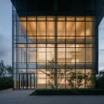 Playground of Possibilities / Singapore, BLACK / Singapore