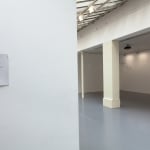 Lawrence Weiner, AT THE SAME MOMENT / AU MÊME MOMENT, 2000