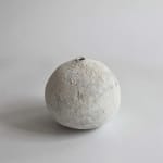 Akiko Hirai, 101. Kohiki Vase with Wood Ash Fluted