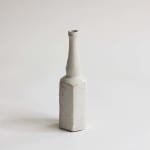 Akiko Hirai, 101. Kohiki Vase with Wood Ash Fluted