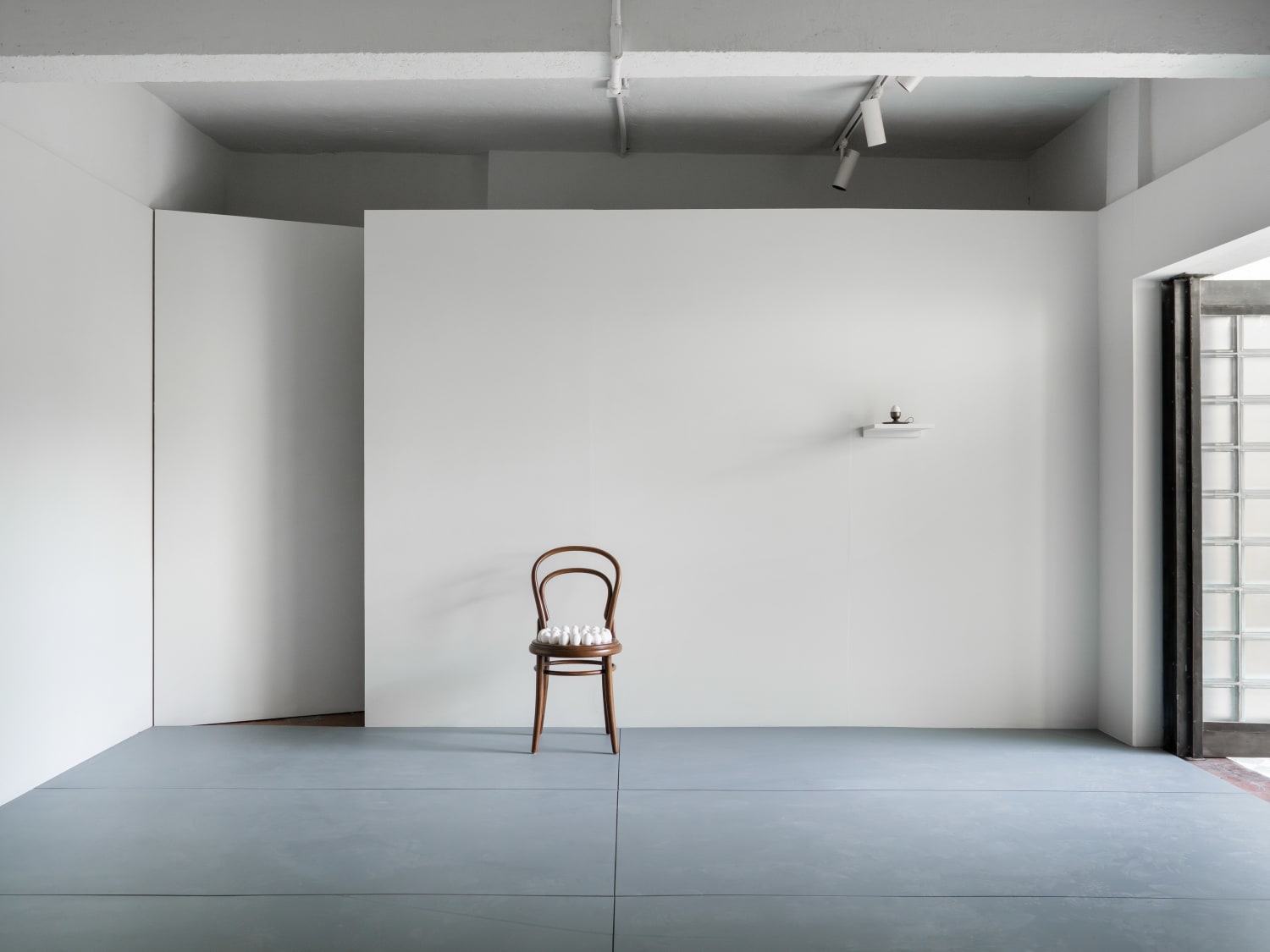 Escribir un libro, poner un huevo