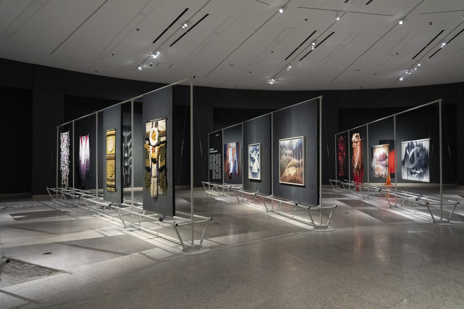 高品質 ShinJa: Lee Threadscapes February 18 - 2023 September 22 | ジャケット・アウター