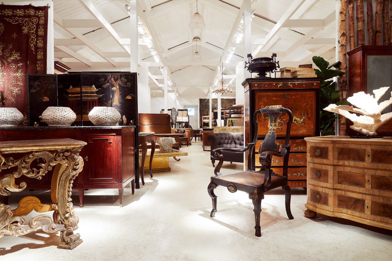 Lee Wright Antiques