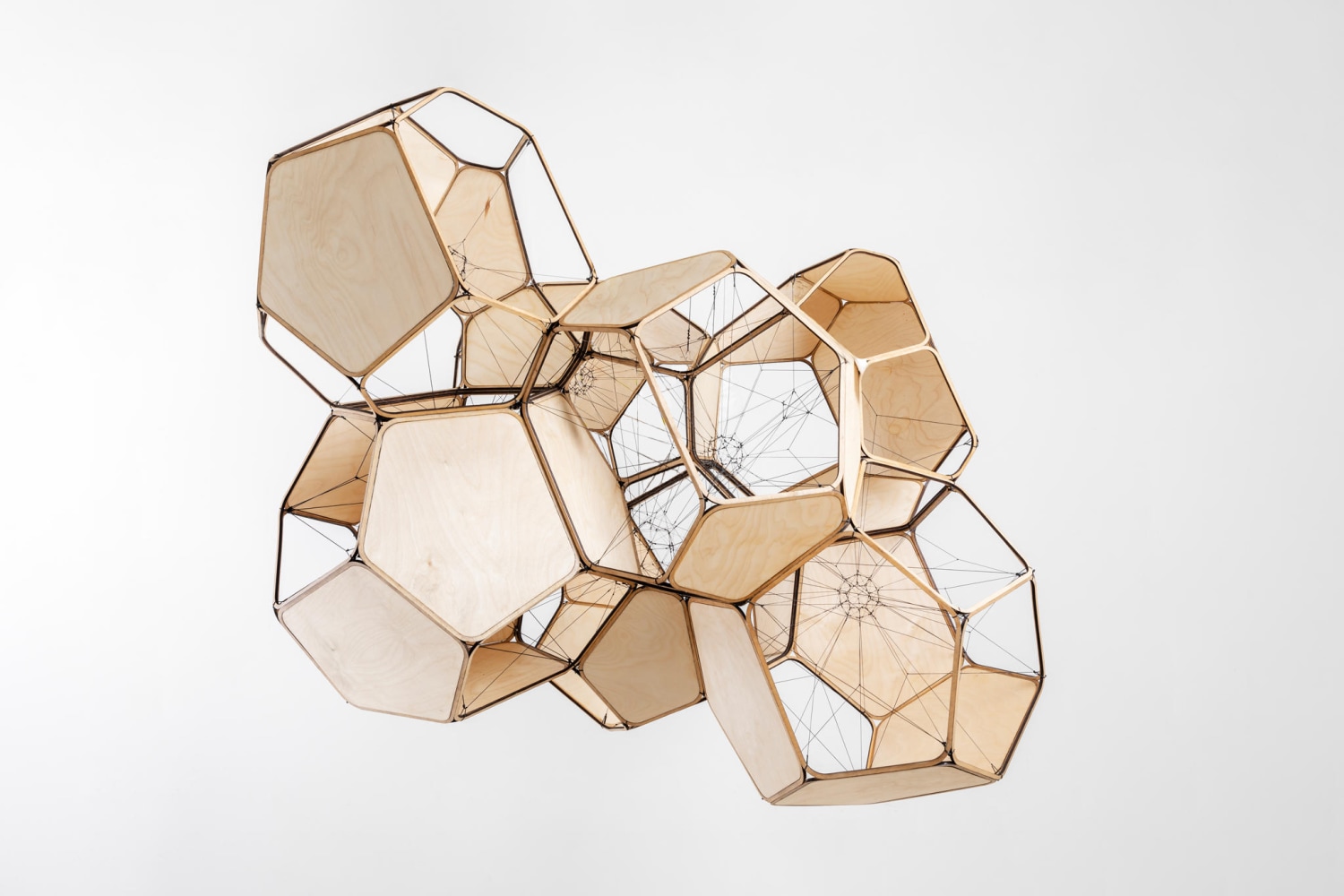 Tomás Saraceno, Air-Port-City / Cloud-City / 7 Cloud Modules 60, 2013