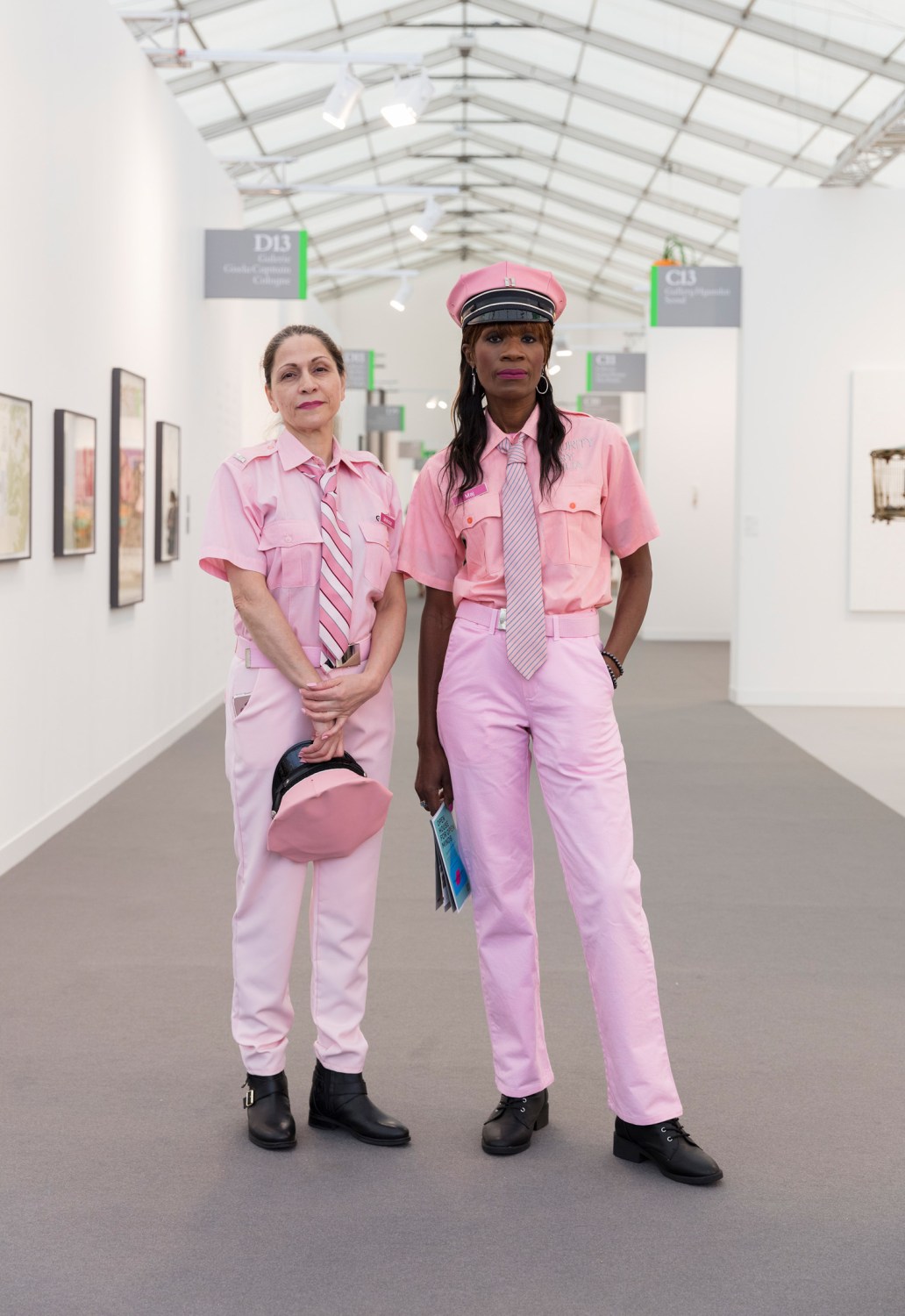 Julia Scher, Guards, 2004
