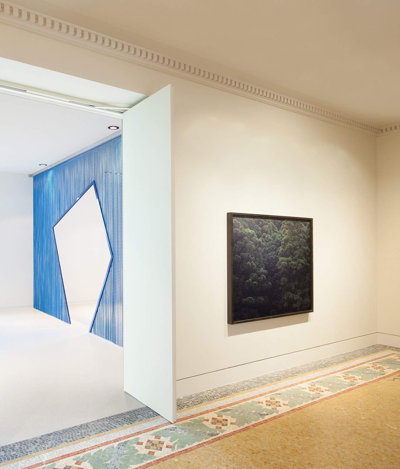 Daniel Steegmann Mangrané Exhibition view Construire une Collection, 2015 Nouveau Musée National de Monaco Photo © Andrea Rossetti