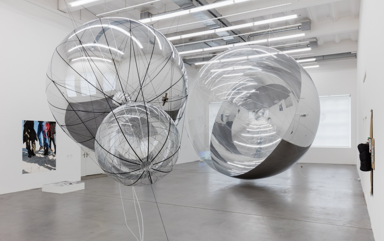 Sunny Day, 2017 Mylar transparent and metalized, tape, pump with overpressure release valve, polyester rope, PA net, metal ring The...