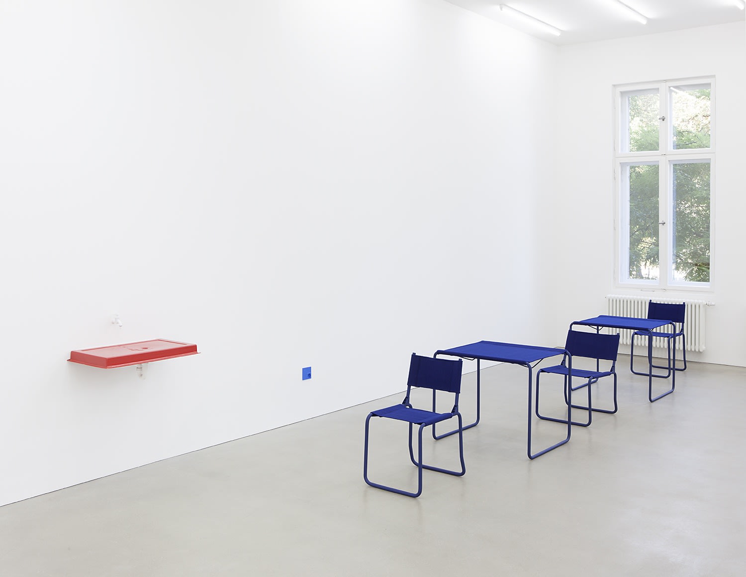 Exhibition view, days, between placing and displacing, 2014 © Andrea Rossetti