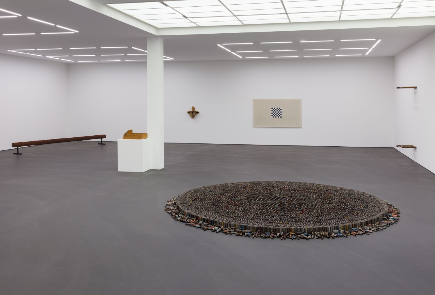 Exhibition view: Perfect Society, Esther Schipper, Berlin, 2019 Photo © Andrea Rossetti