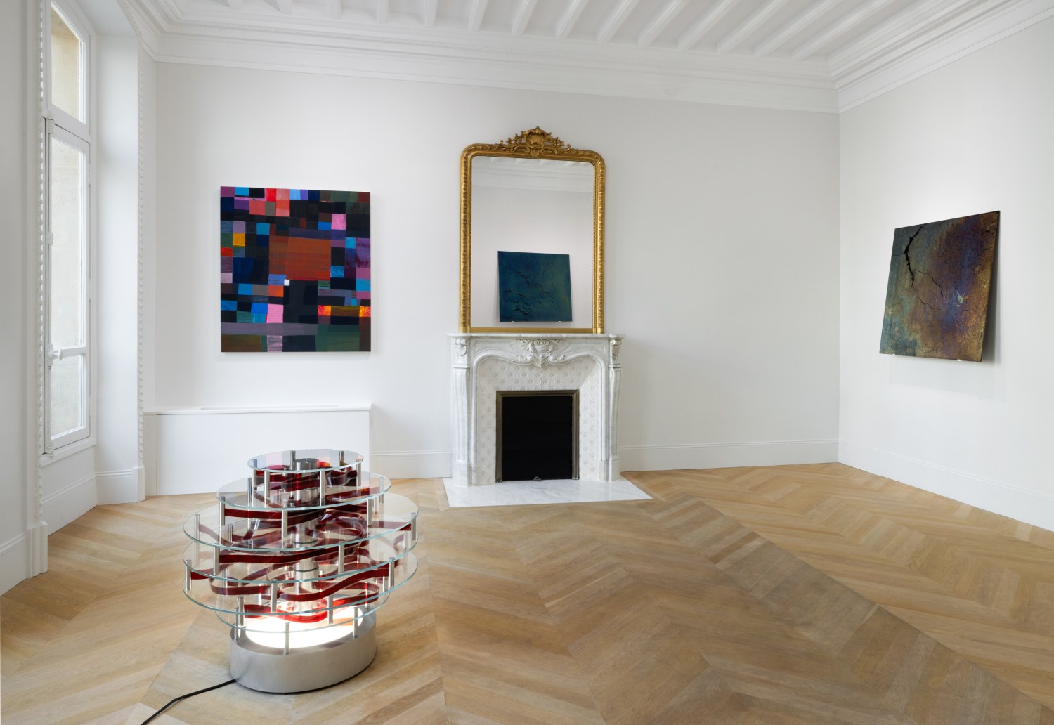Exhibition view: Mutable Structures, Esther Schipper, Paris, 2024. Photo © Andrea Rossetti