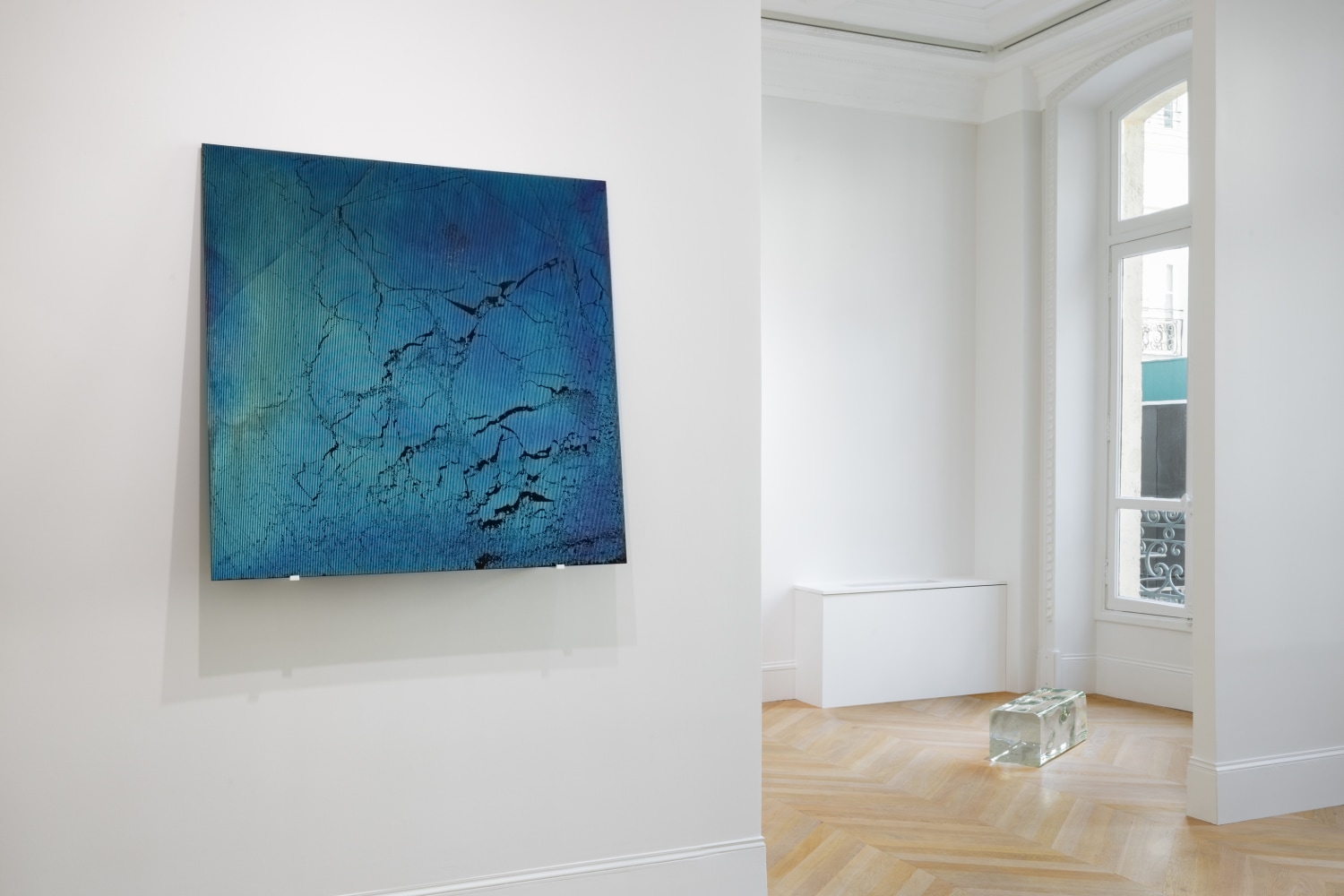 Exhibition view: Mutable Structures, Esther Schipper, Paris, 2024. Photo © Andrea Rossetti