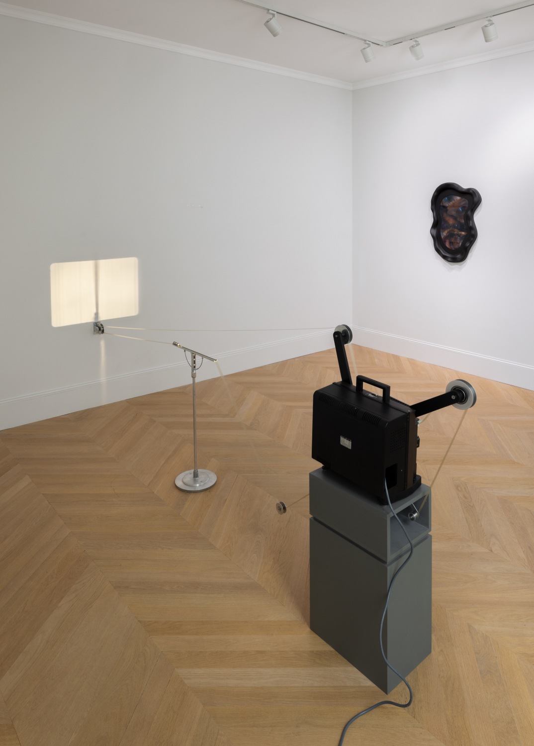 Exhibition view: Mutable Structures, Esther Schipper, Paris, 2024. Photo © Andrea Rossetti