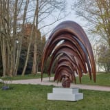 Installation view, TONY CRAGG at Skulpturengarten Spanischer Turm, 2025