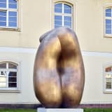 Installation view, TONY CRAGG at Skulpturengarten Spanischer Turm, 2025