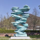 Installation view, TONY CRAGG at Skulpturengarten Spanischer Turm, 2025