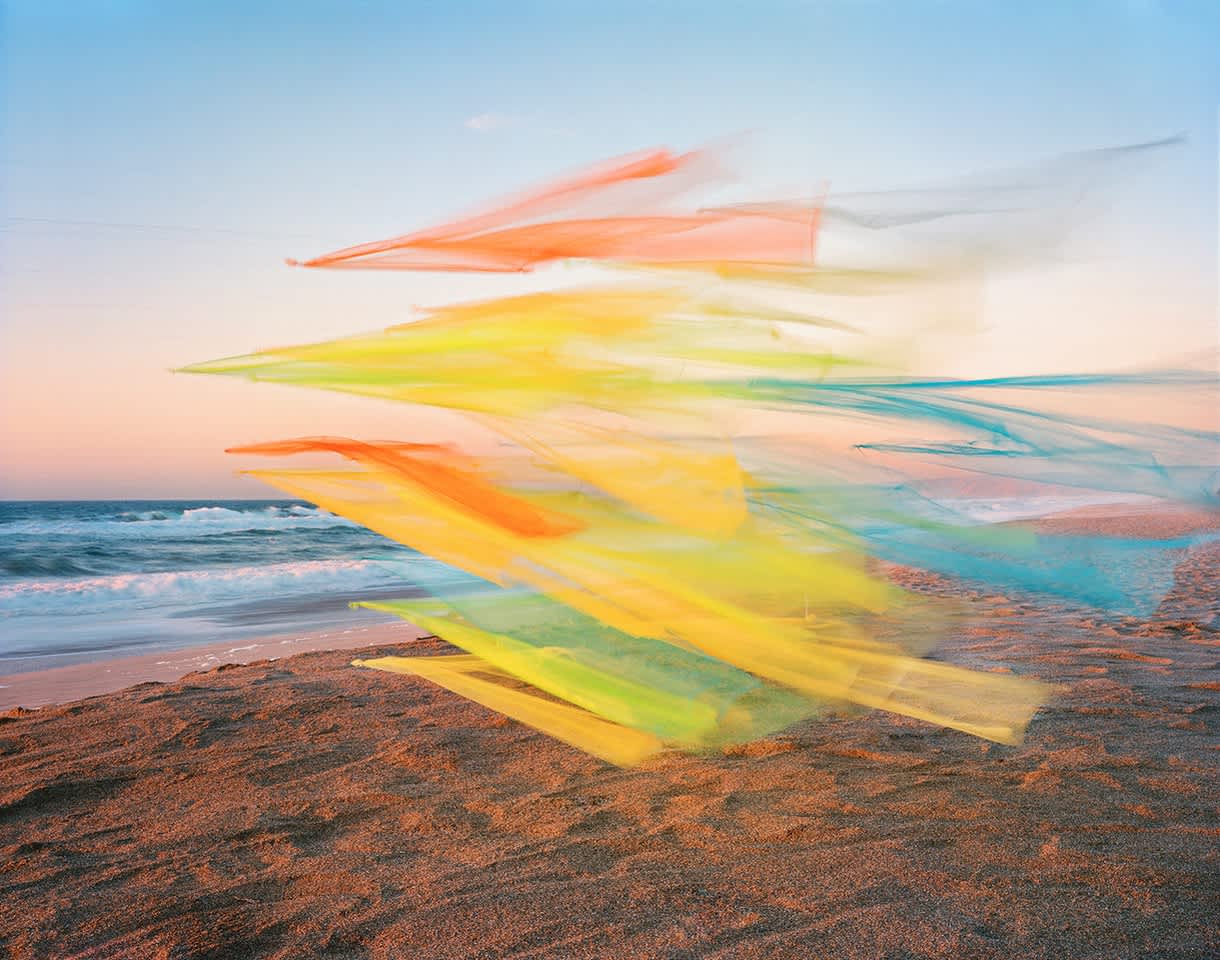 Artist Collaborates With the Wind Bringing Colorful Fabrics To Life in Dreamy Photos 