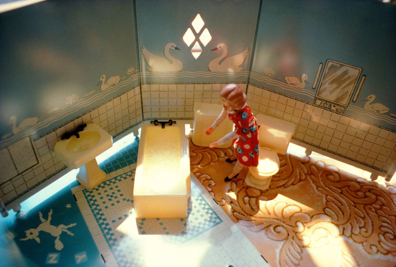 Laurie Simmons, New Bathroom/Aerial View/Sunlight, 1979