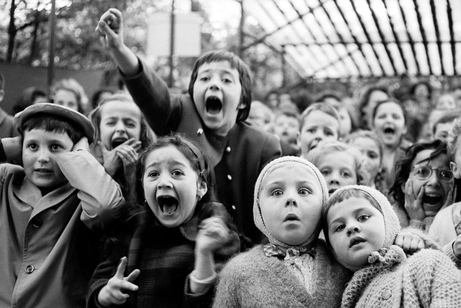 Alfred Eisenstaedt, Puppet Show, Tuileries, Paris (the moment a dragon is slain), 1963