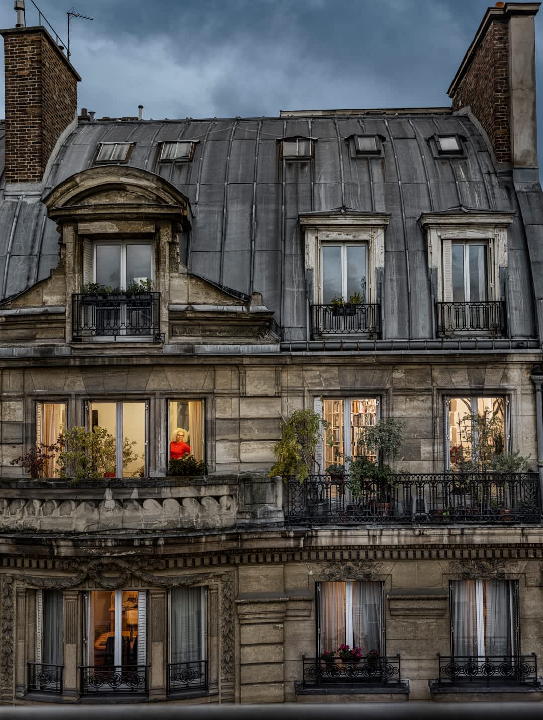 Gail Albert Halaban, Red Shirt, Blonde Hair. Rue du Château d'Eau 75010, 2024